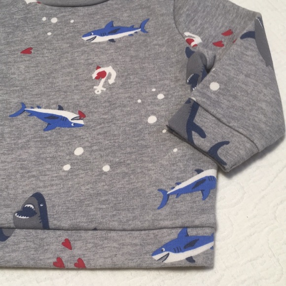 6-12m (4/$20) Shark-Themed Sweatshirt by Old Navy - Picture 2 of 6